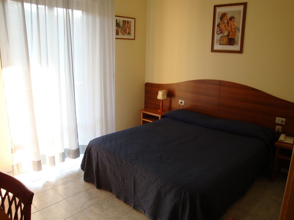 Hotel Malavoglia Aci Castello Ngoại thất bức ảnh